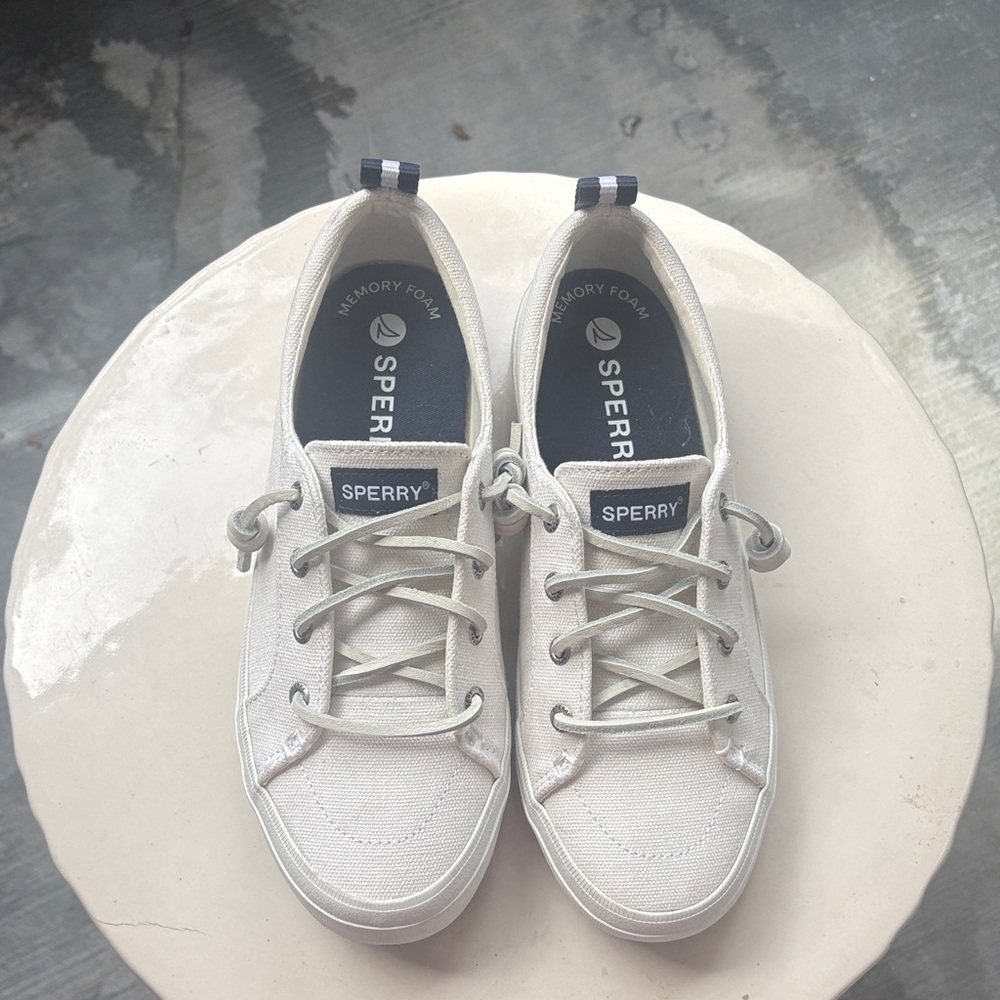 Sperry Off-White Preppy Canvas Lace-Up Memory Foam Sneakers with Navy Tab SZ 5.5